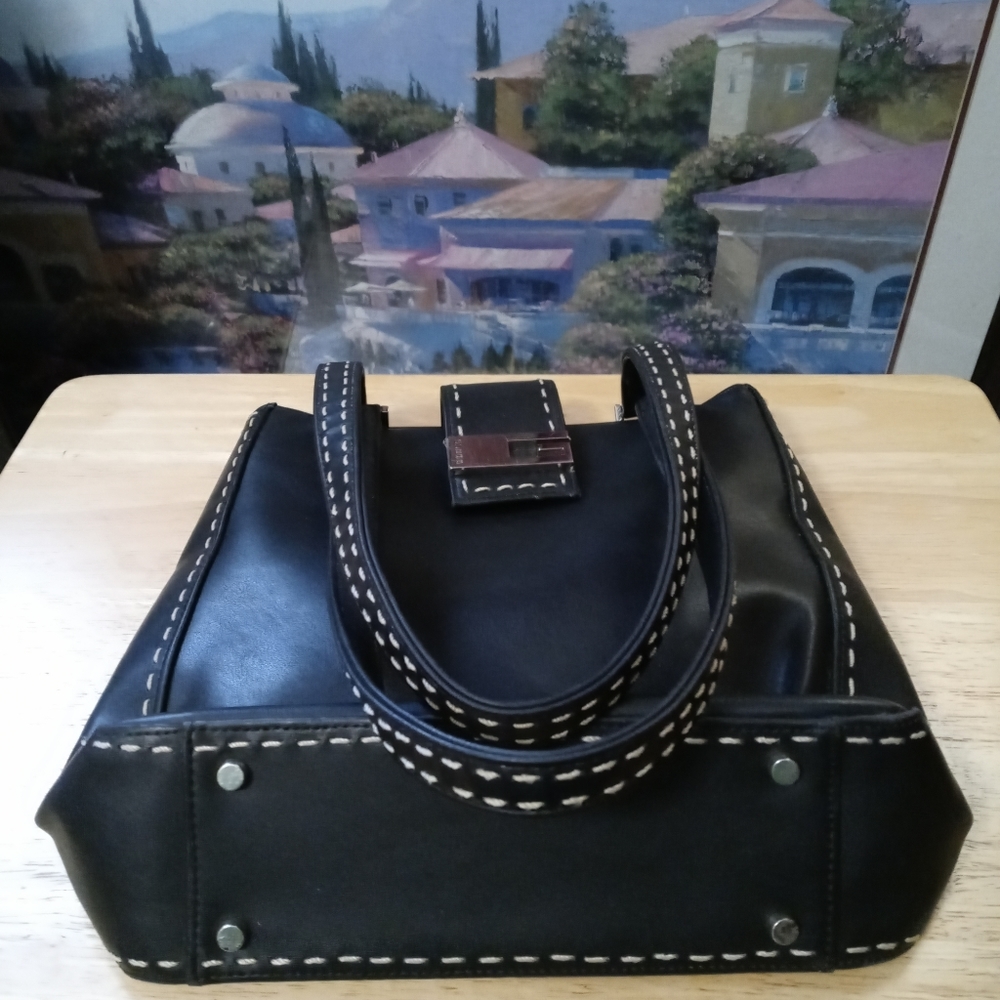 👜GUESS VINTAGE LEATHER POCKET BOOK - Picture 11 of 16